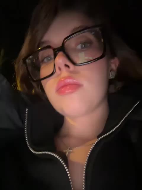 -Alessandra-21- Live Sex December 13, 2025