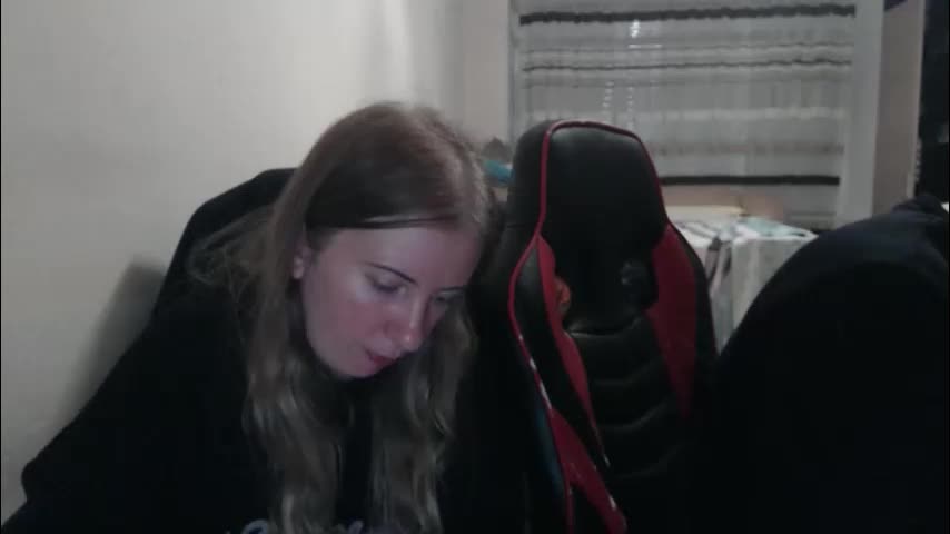 jenisandpeter Live Sex December 19, 2025