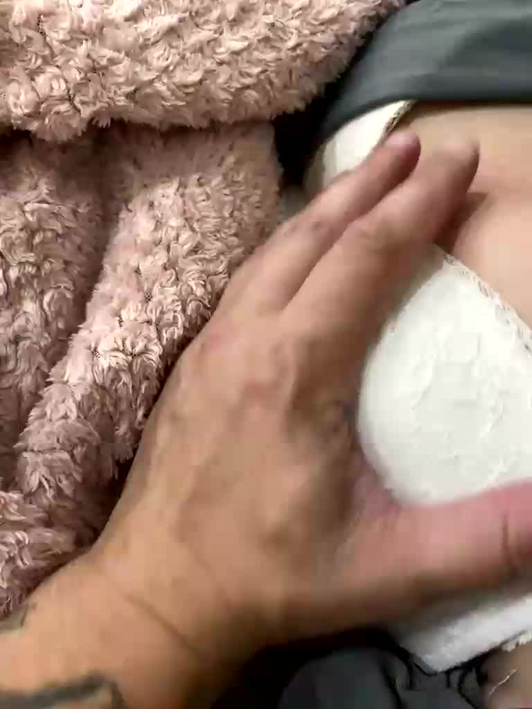 Gapeland Live Sex December 12, 2025