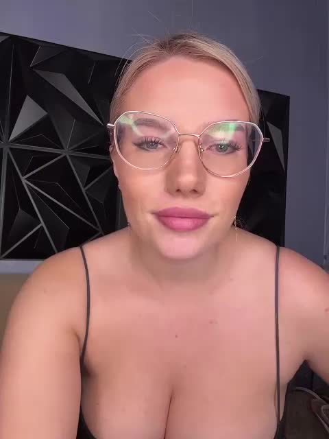 LYALAtop Live Sex December 13, 2025