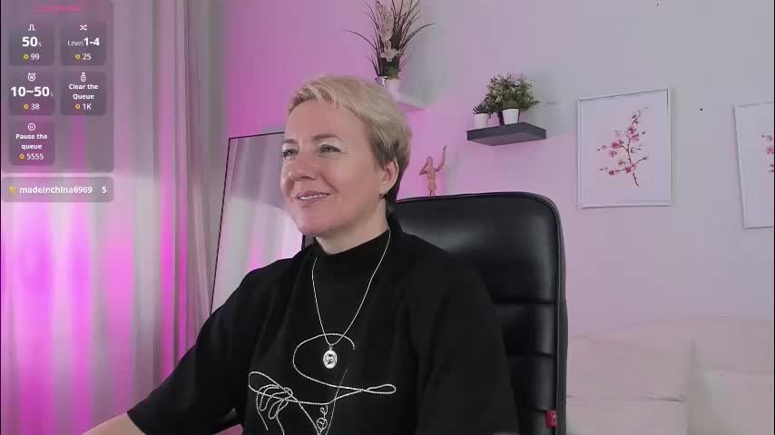 nika_smit Live Sex 2025.10.10