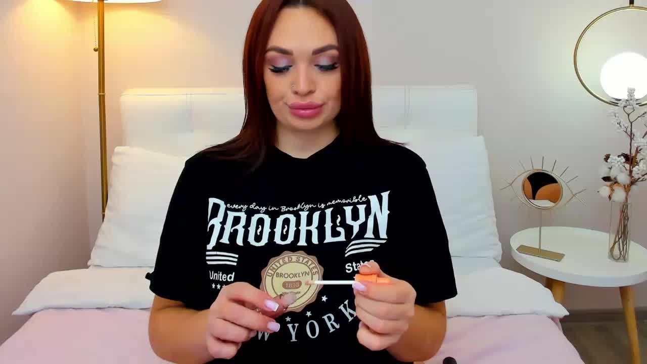 AndreaButt Live Sex December 17, 2025