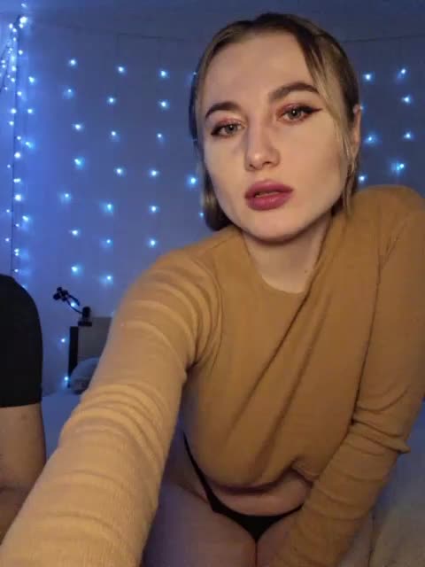 -Molly Live Sex December 17, 2025