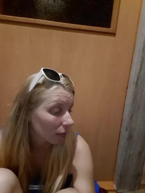 -nelya- Live Sex December 17, 2025