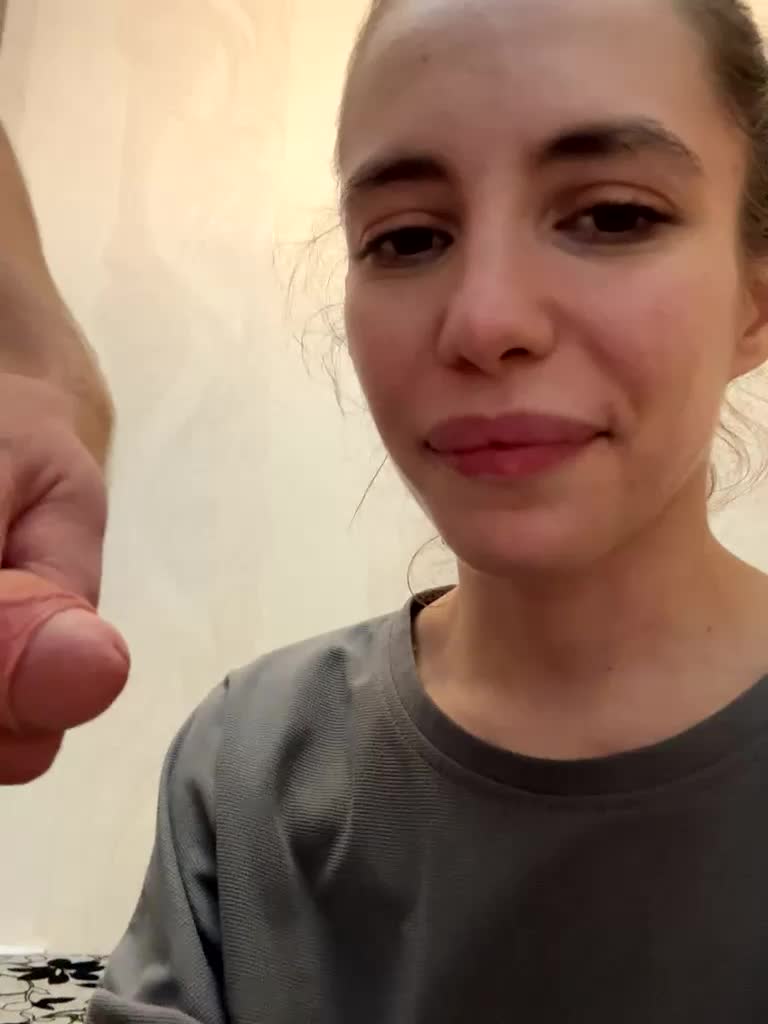 Buzzyd Live Sex December 19, 2025