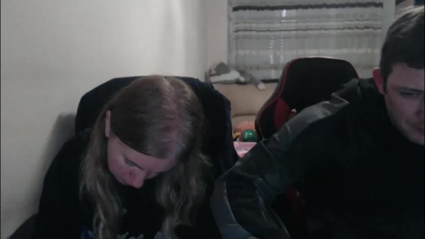 jenisandpeter Live Sex December 19, 2025