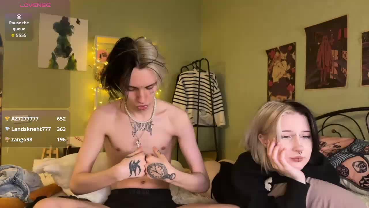 VeryRareTwins Live Sex December 17, 2025