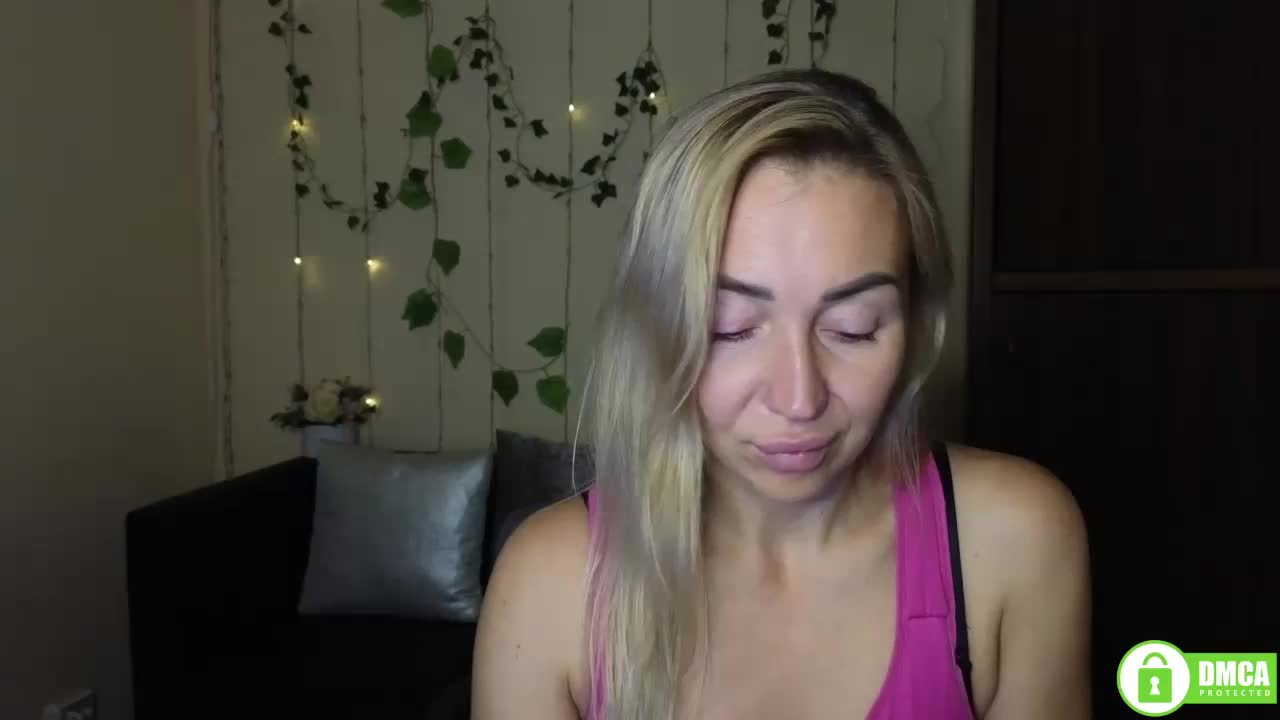 Jullyblondkiss Live Sex December 14, 2025