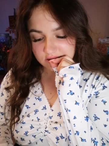 JuliaHesperaks Live Sex December 14, 2025