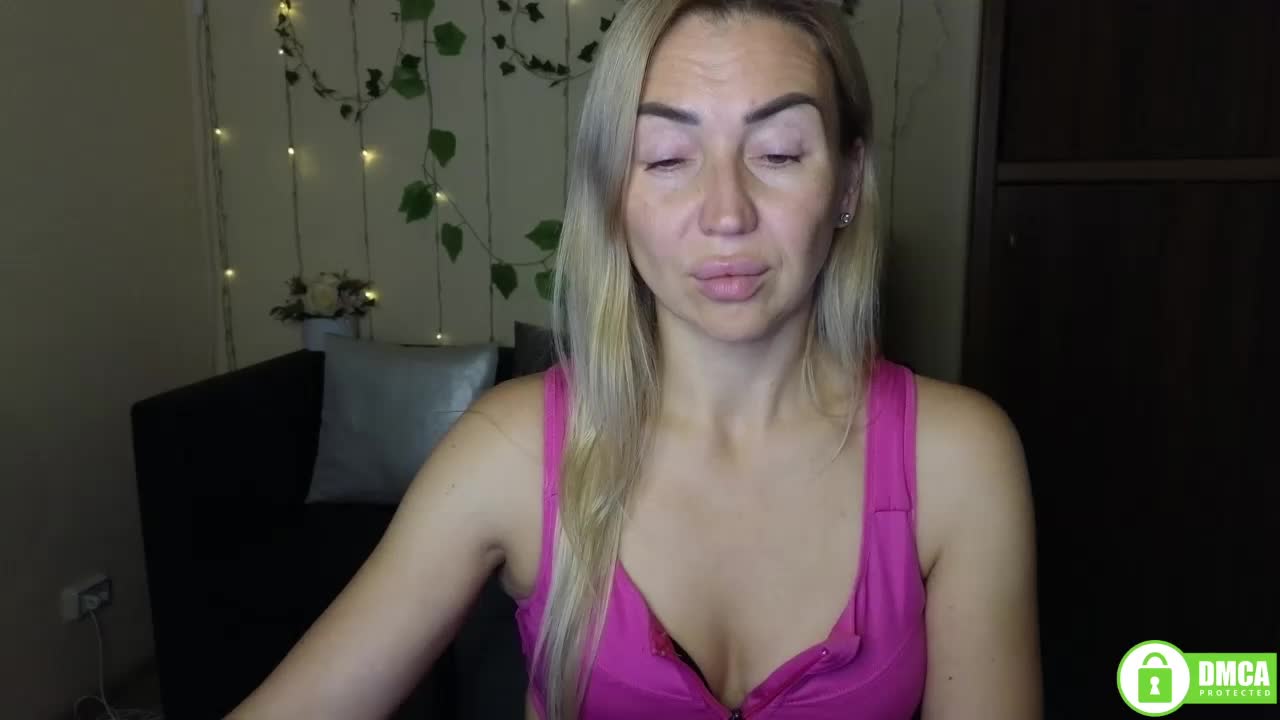 Jullyblondkiss Live Sex December 14, 2025