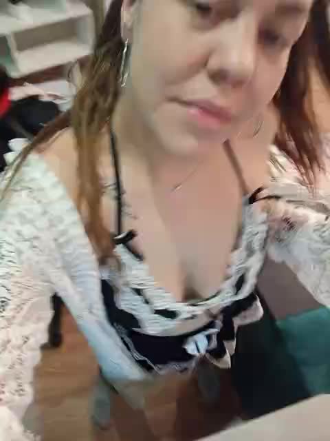 Niki233221 Live Sex December 17, 2025