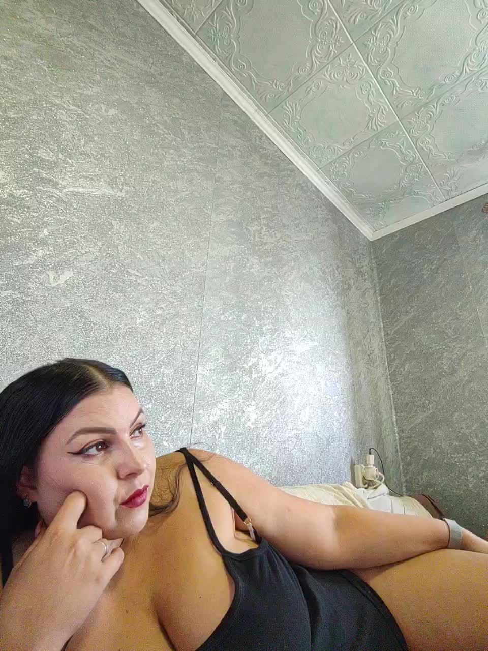 Cleopatra1990 Live Sex December 18, 2025