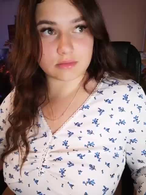 JuliaHesperaks Live Sex December 14, 2025