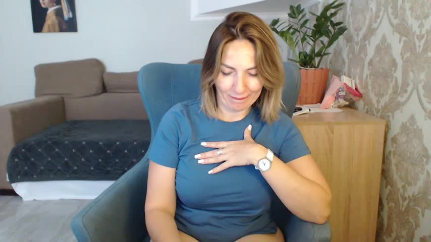 Mallinia Live Sex December 15, 2025