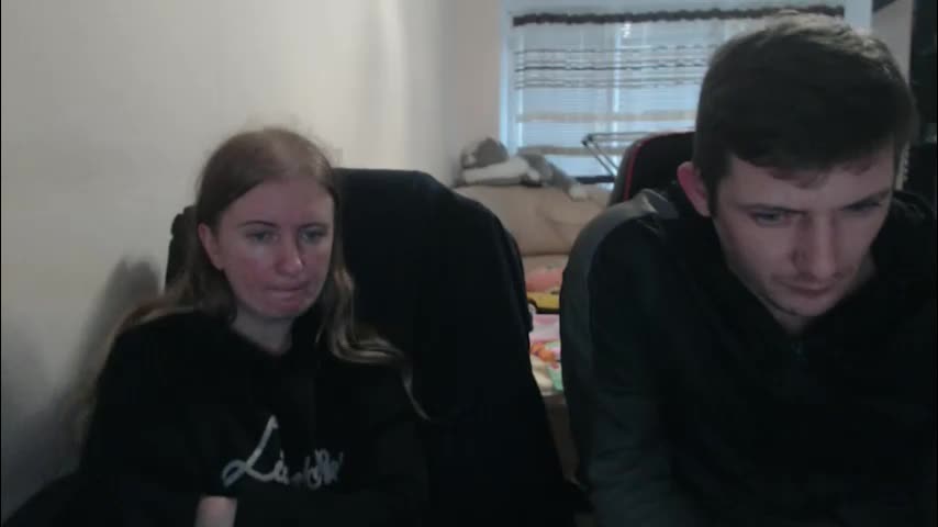 jenisandpeter Live Sex December 19, 2025