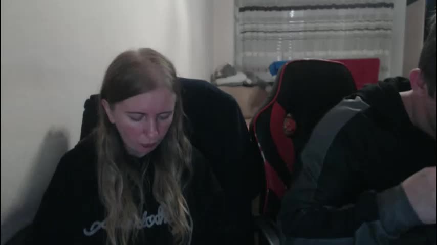 jenisandpeter Live Sex December 19, 2025