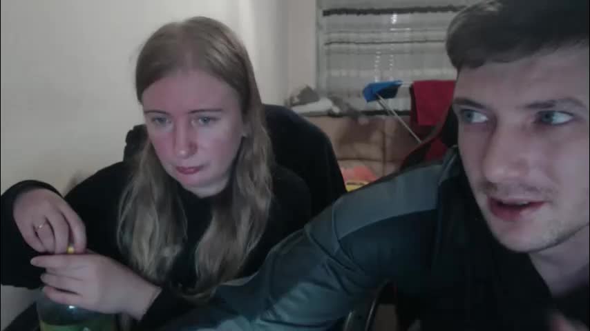 jenisandpeter Live Sex December 19, 2025
