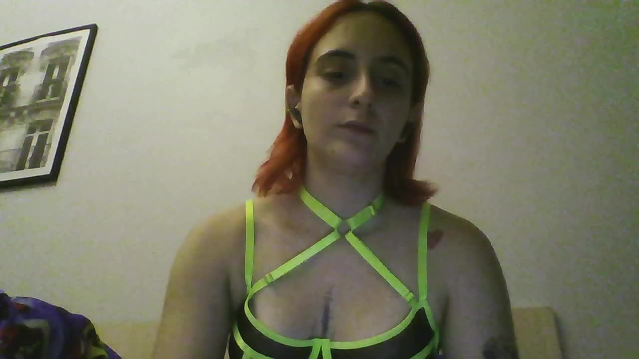 Hotredhead01 Live Sex December 14, 2025