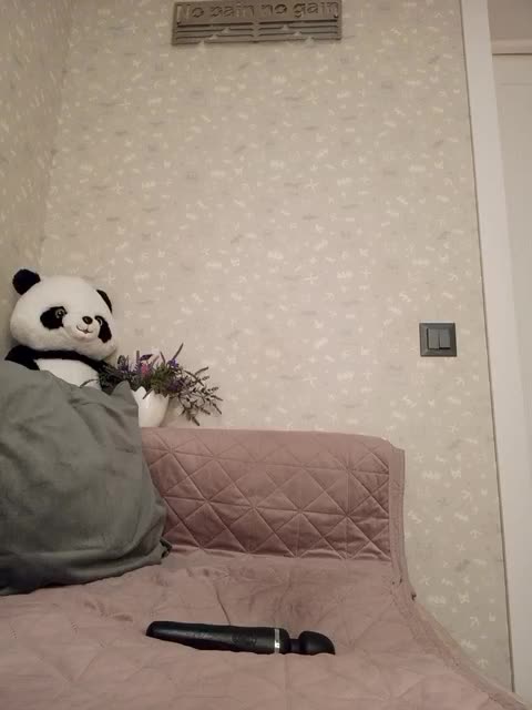 Black_chick Live Sex December 18, 2025