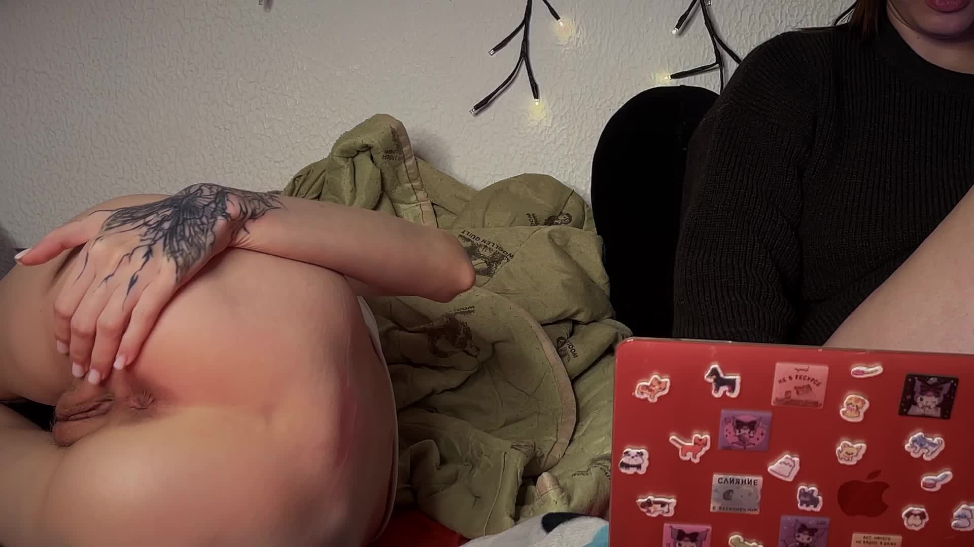 ZoyaVikki Live Sex December 12, 2025