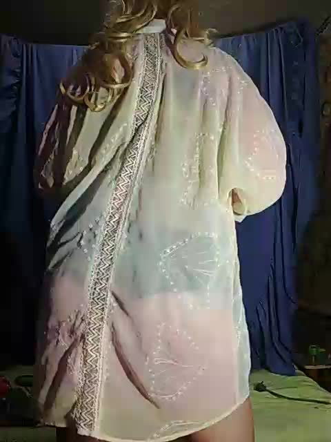 FameLara Live Sex December 17, 2025