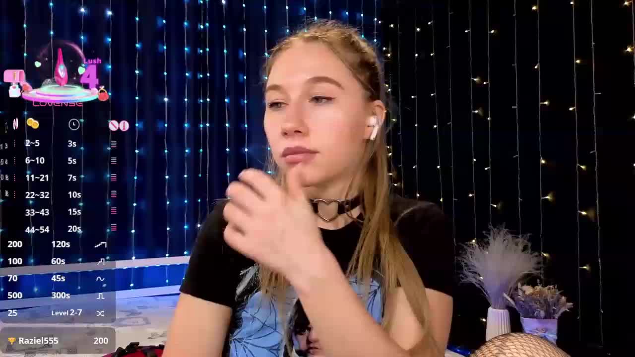 kiskaWEDNESDAY Live Sex December 17, 2025