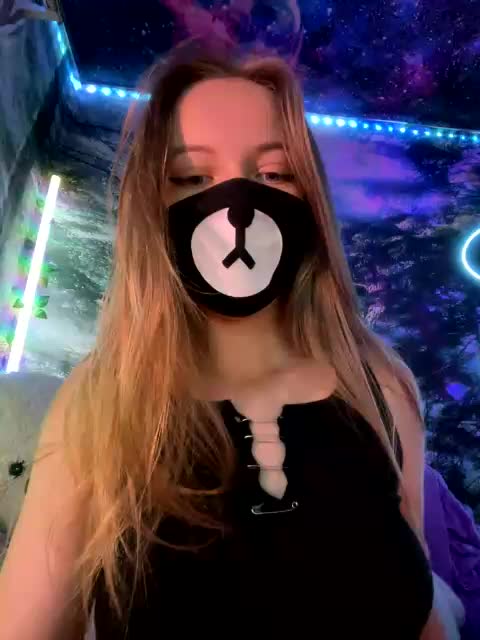 -Summer- Live Sex December 17, 2025