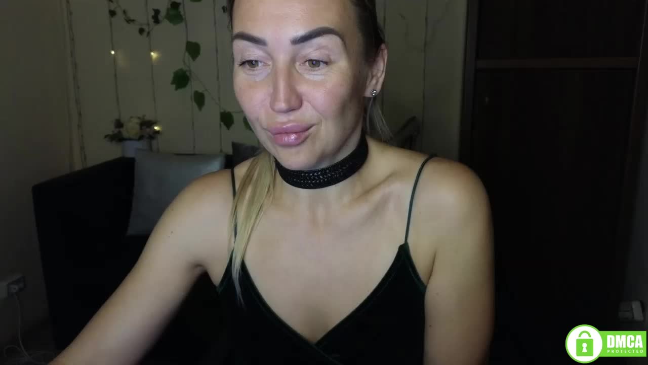 Jullyblondkiss Live Sex December 14, 2025