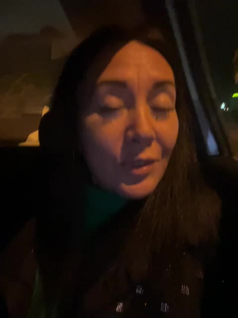 Karolina_Milf Live Sex December 14, 2025