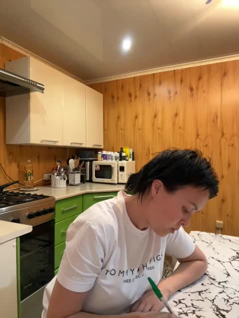 vik77777A Live Sex December 13, 2025