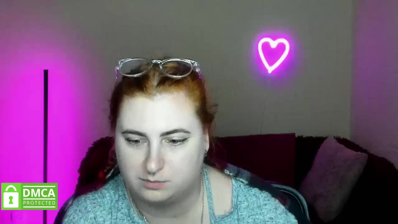 Aliciaredluv Live Sex December 17, 2025