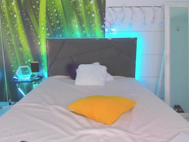 HollyTaillor Live Sex December 14, 2025