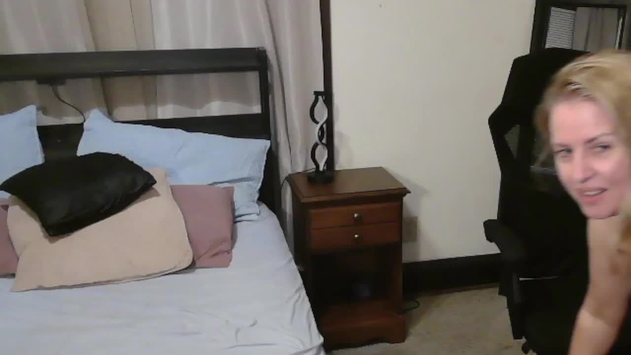 Holliekate Live Sex 2025.10.12