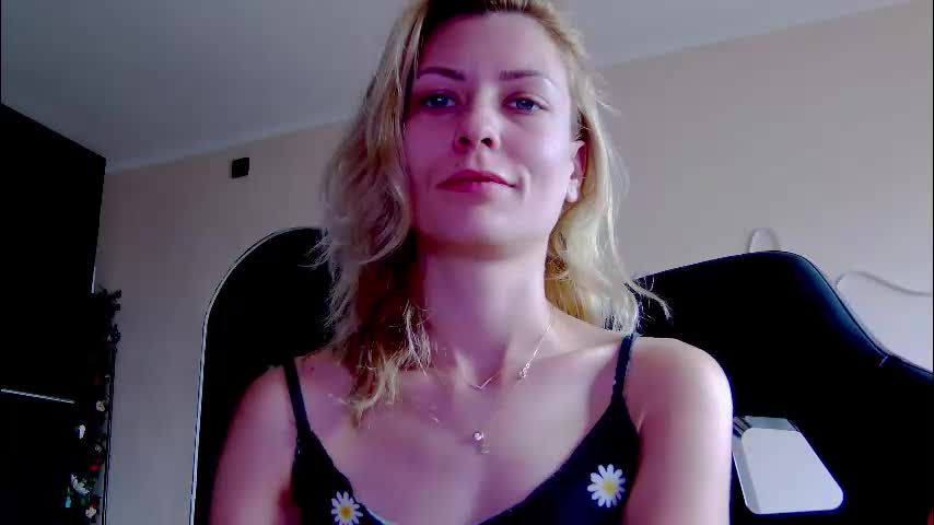 karoline121 Live Sex December 14, 2025