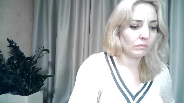 mariska-kiska Live Sex December 14, 2025