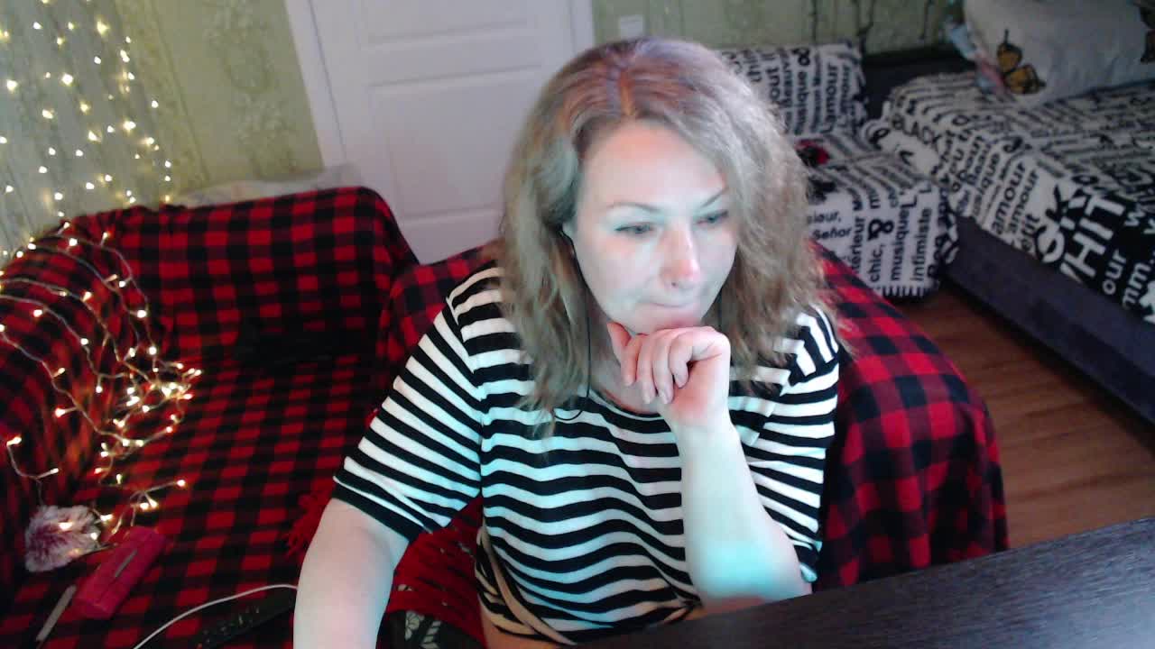 MeganIris Live Sex December 18, 2025