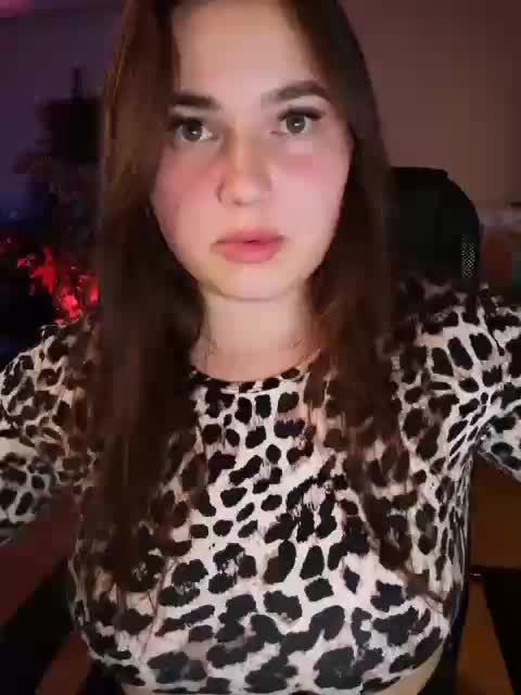 JuliaHesperaks Live Sex December 14, 2025