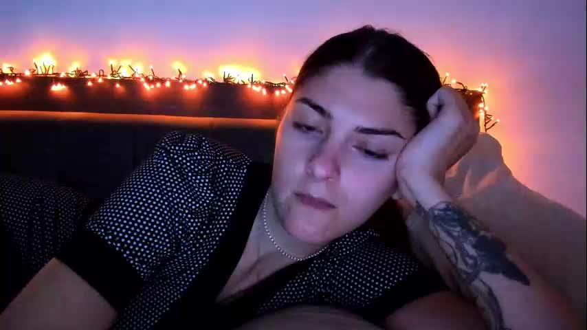 _just_a_simple_girl Live Sex December 14, 2025