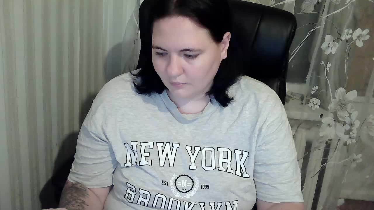 XLisaBlueX Live Sex December 15, 2025