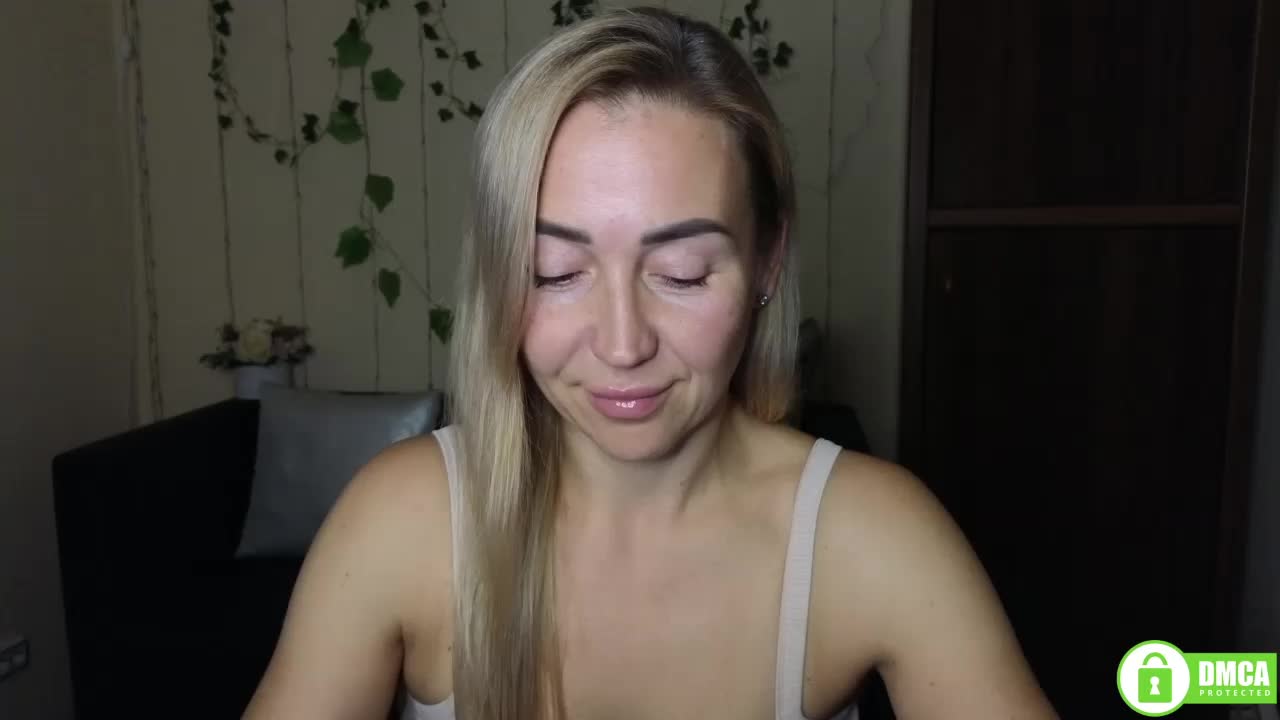 Jullyblondkiss Live Sex December 14, 2025