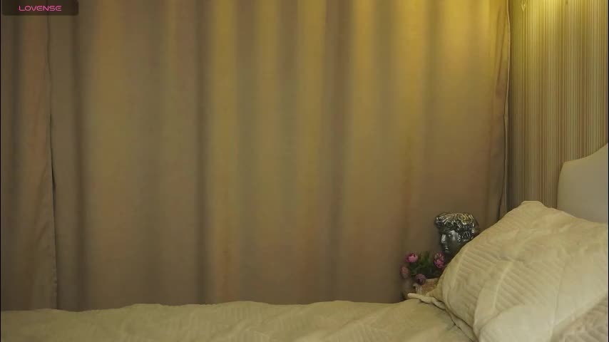 _eva_lee Live Sex December 12, 2025