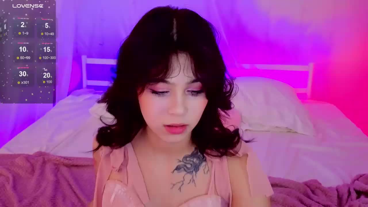 CoralineJones Live Sex December 18, 2025