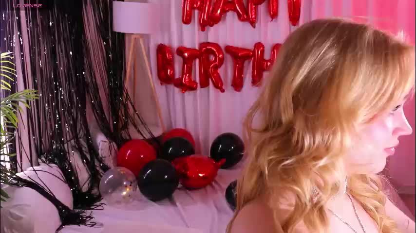 sexy_blonde_doll Live Sex December 13, 2025