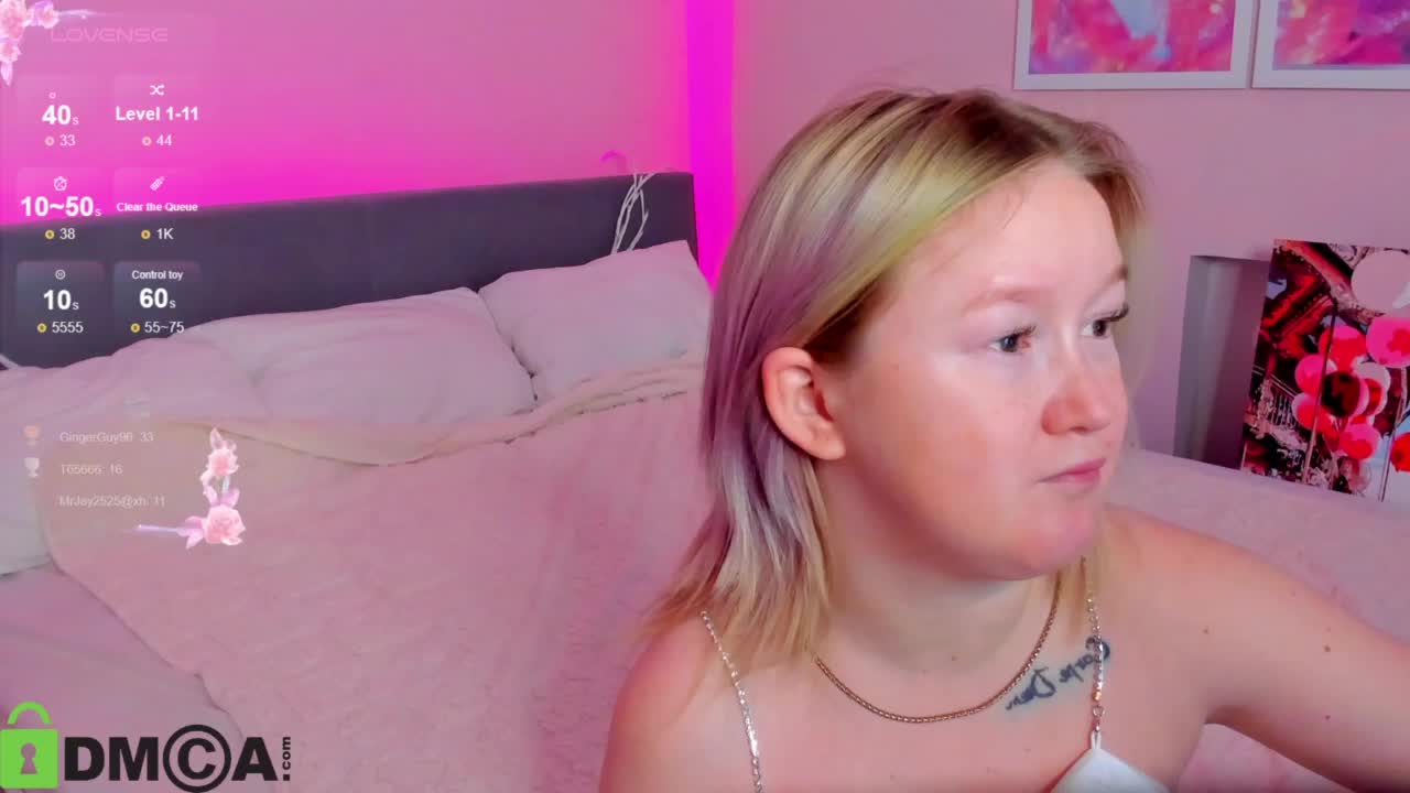 Sara-Moor Live Sex December 17, 2025