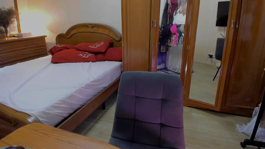 Liana1 Live Sex December 15, 2025