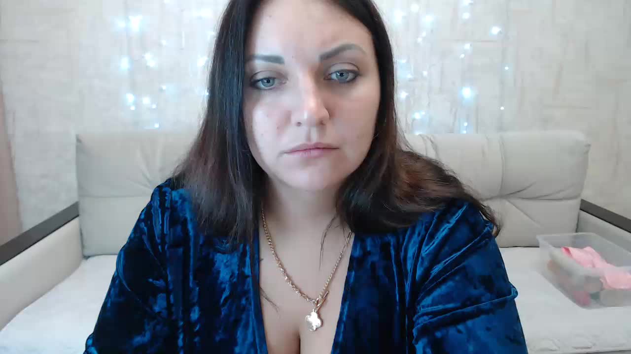 JenniferTheChic Live Sex December 18, 2025