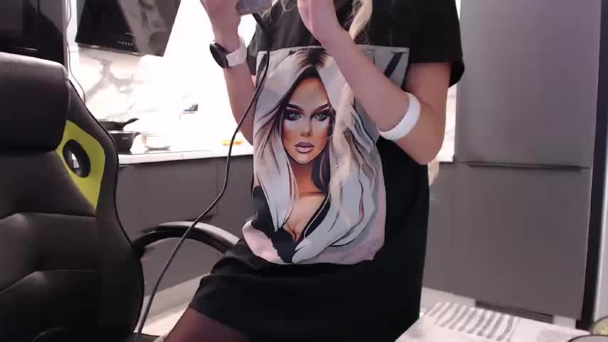 blondalina Live Sex December 17, 2025