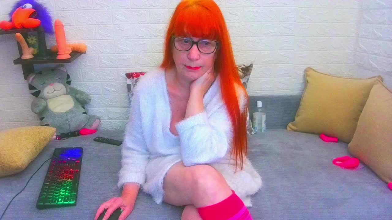 FoxyMature Live Sex December 17, 2025