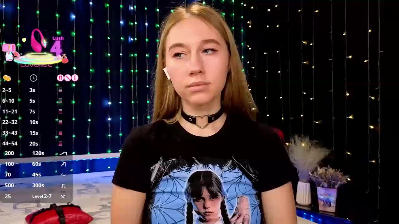 kiskaWEDNESDAY Live Sex December 17, 2025