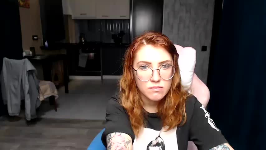 Reginasmilee Live Sex December 17, 2025